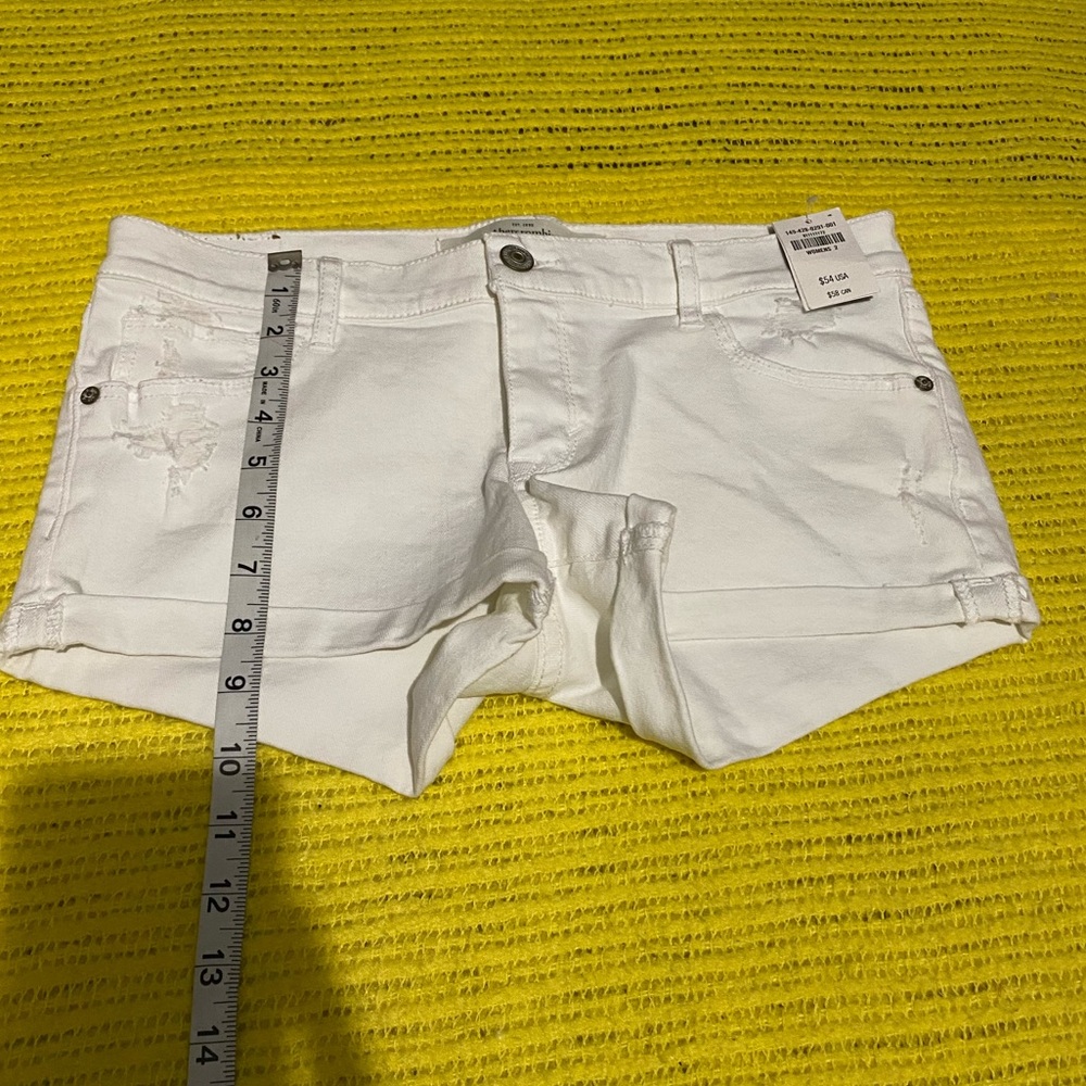 NWT Abercrombie and Fitch white short short